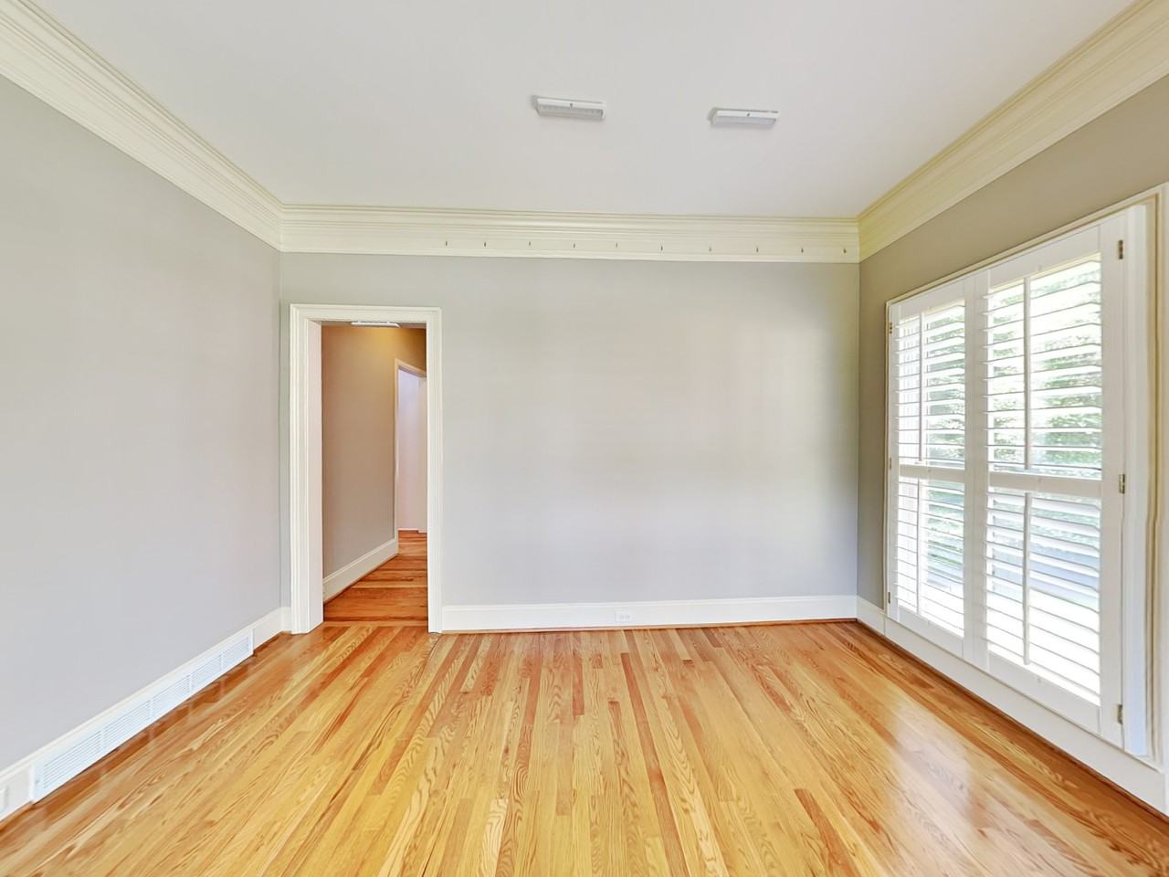 750 Culworth Mnr - Photo 3 of 32