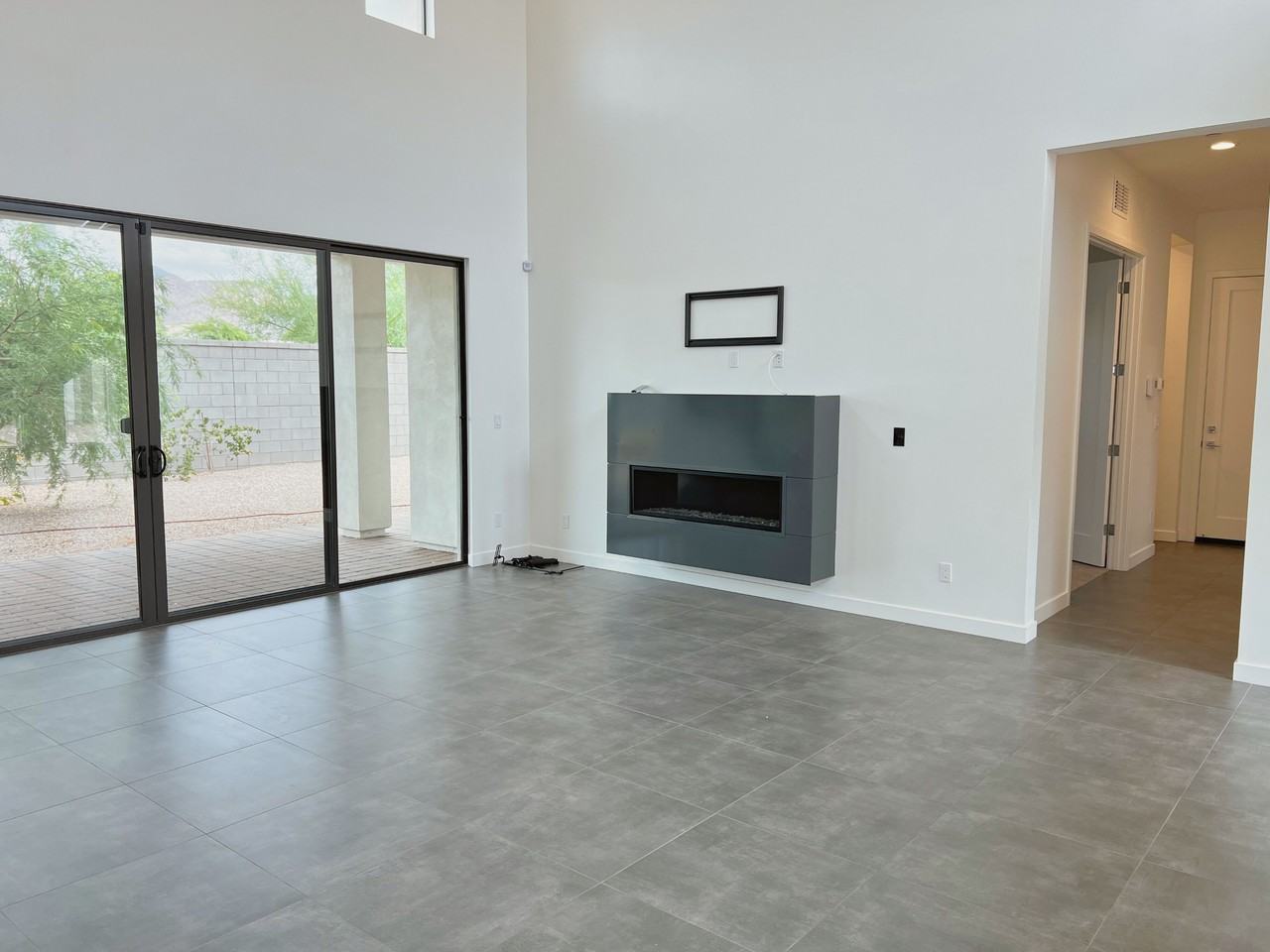 10920 E North Ln - Photo 2 of 34