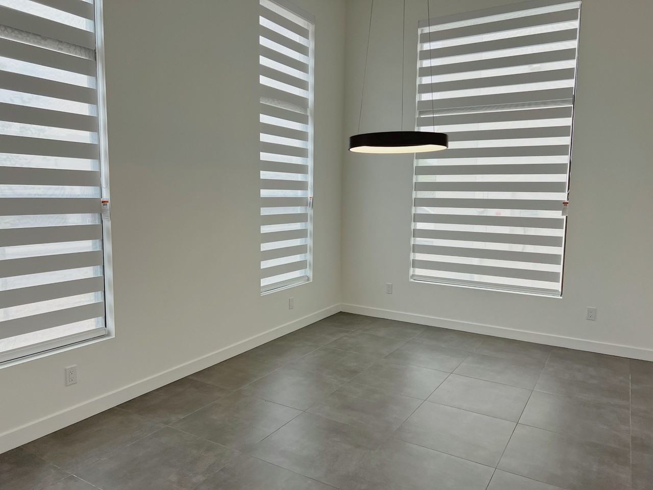 10920 E North Ln - Photo 3 of 34