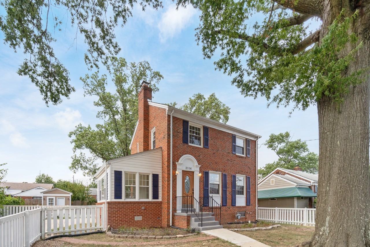 2114 Beechwood Rd - Photo 2 of 28