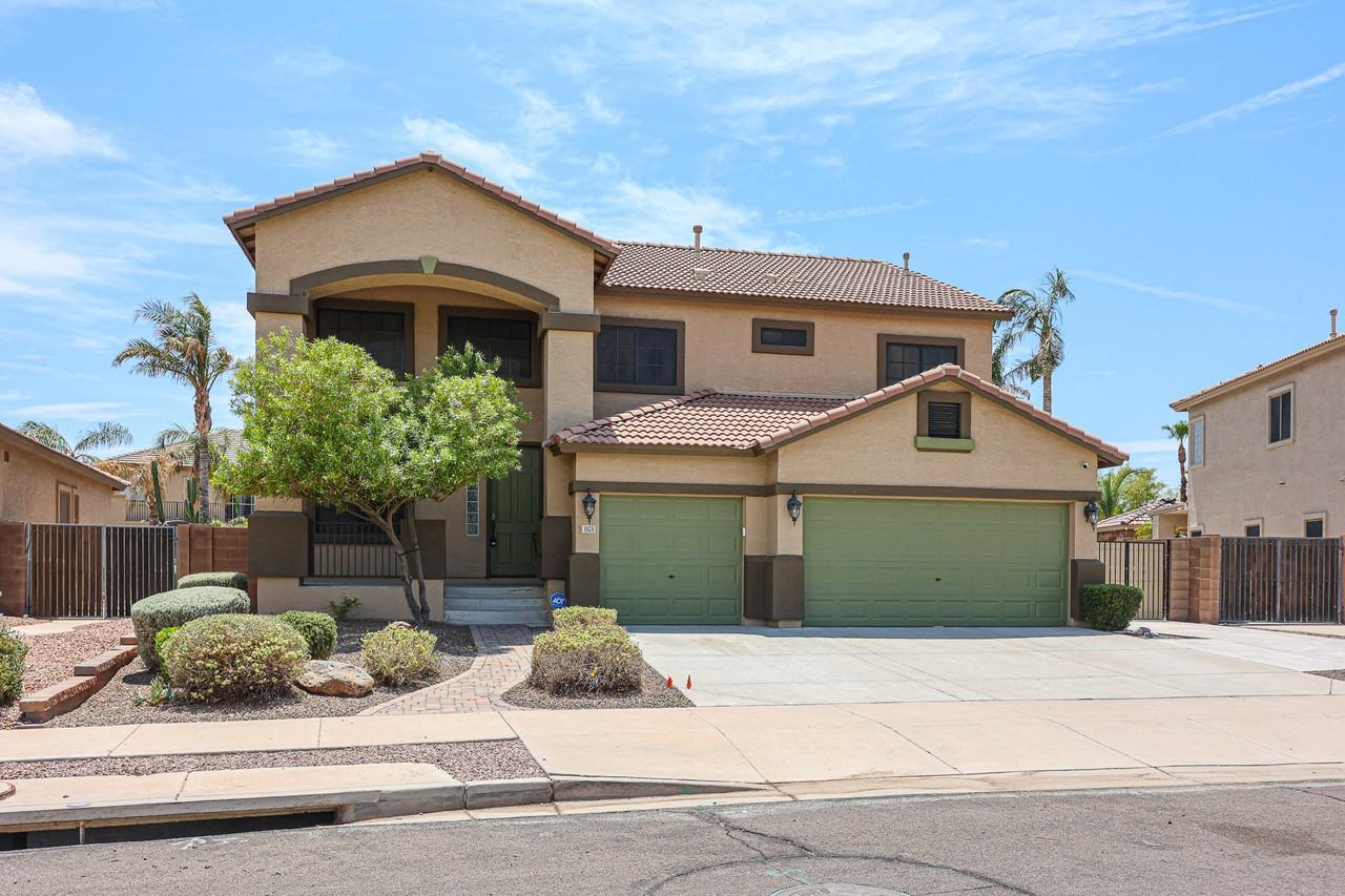 1878 S 173rd Dr - Photo 2 of 34