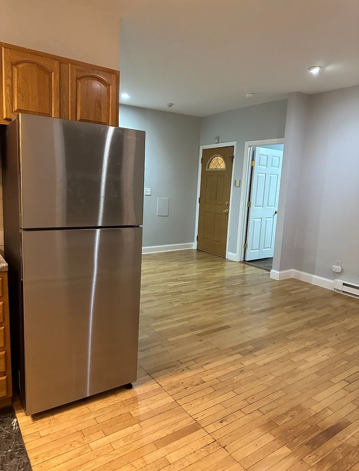 5 Sutton St #3A - Photo 2 of 36