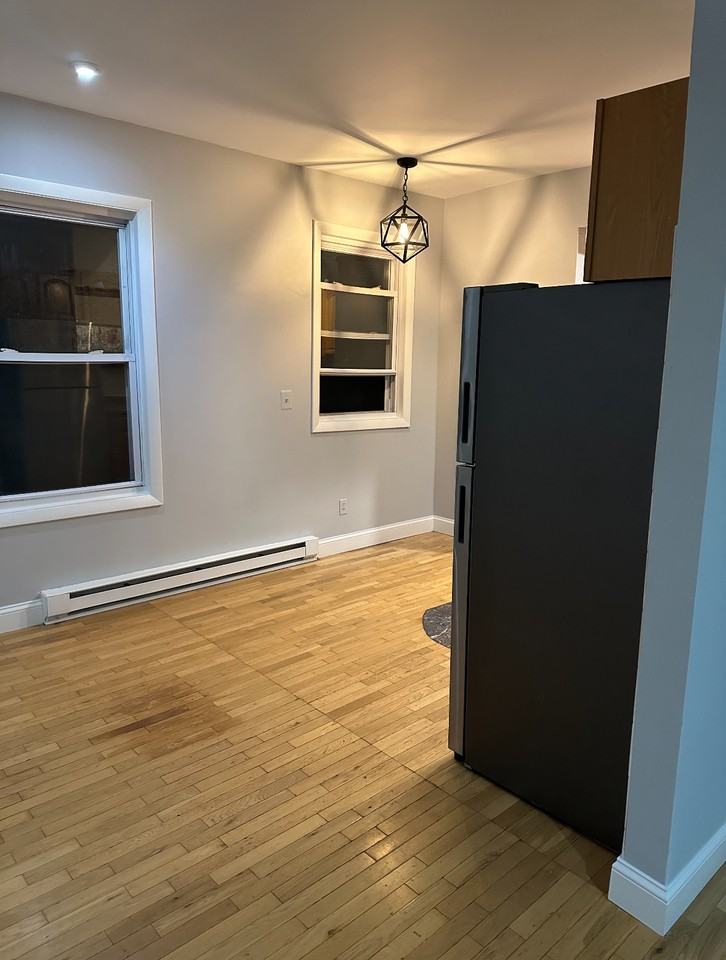 5 Sutton St #3A - Photo 4 of 36