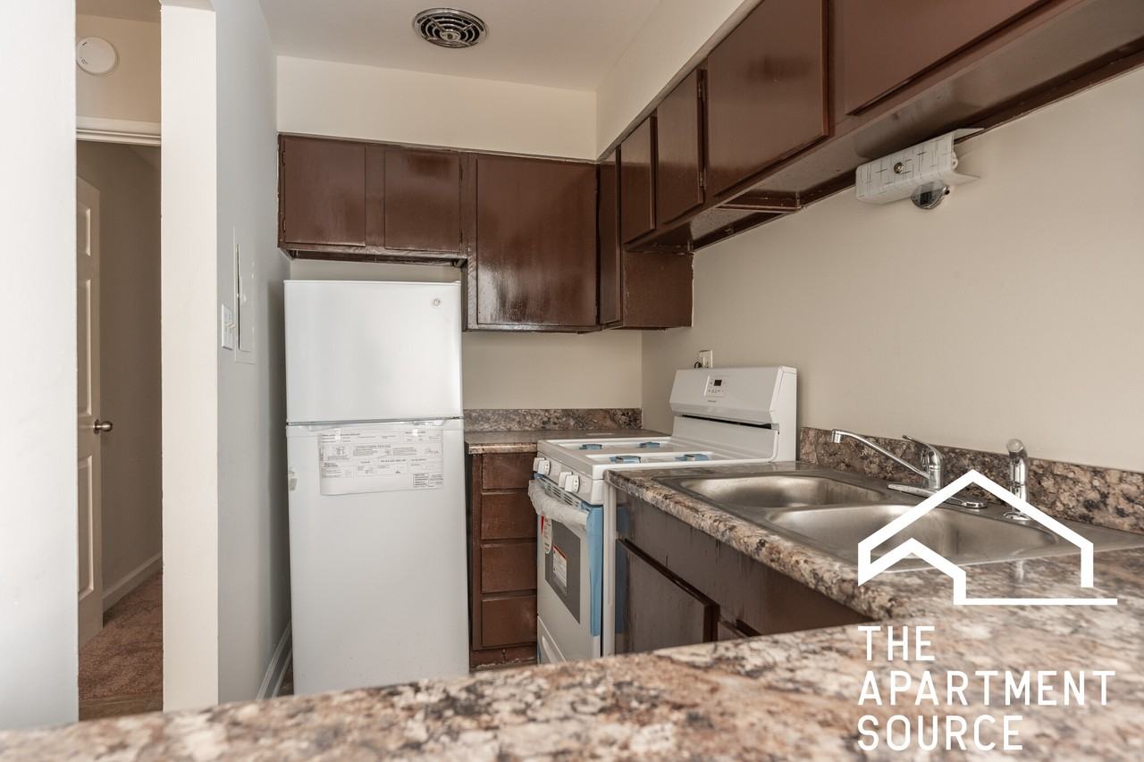 5917 North Kenmore Avenue #325 - Photo 3 of 11