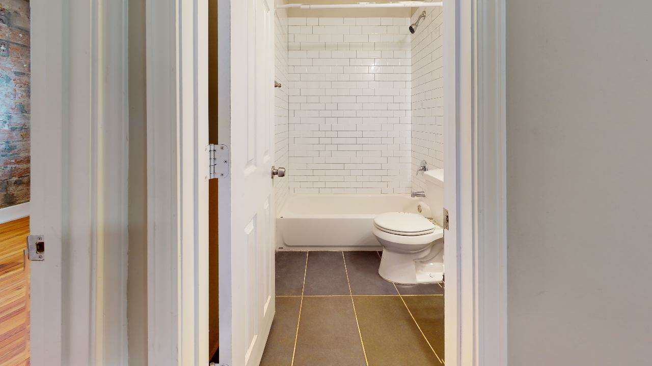 6020 Rockhill Rd | Updated Brookside Apartment - Photo 7 of 23