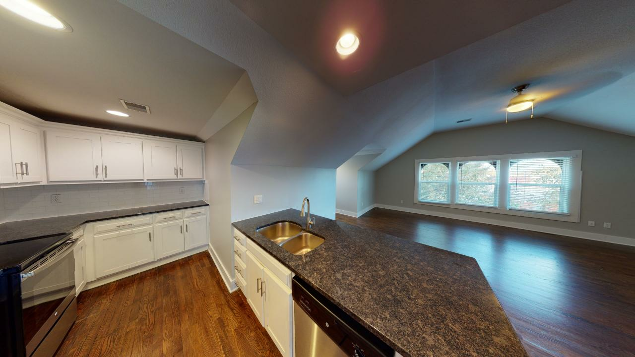3726 Washington | Charming Updated Apartment - Photo 4 of 49