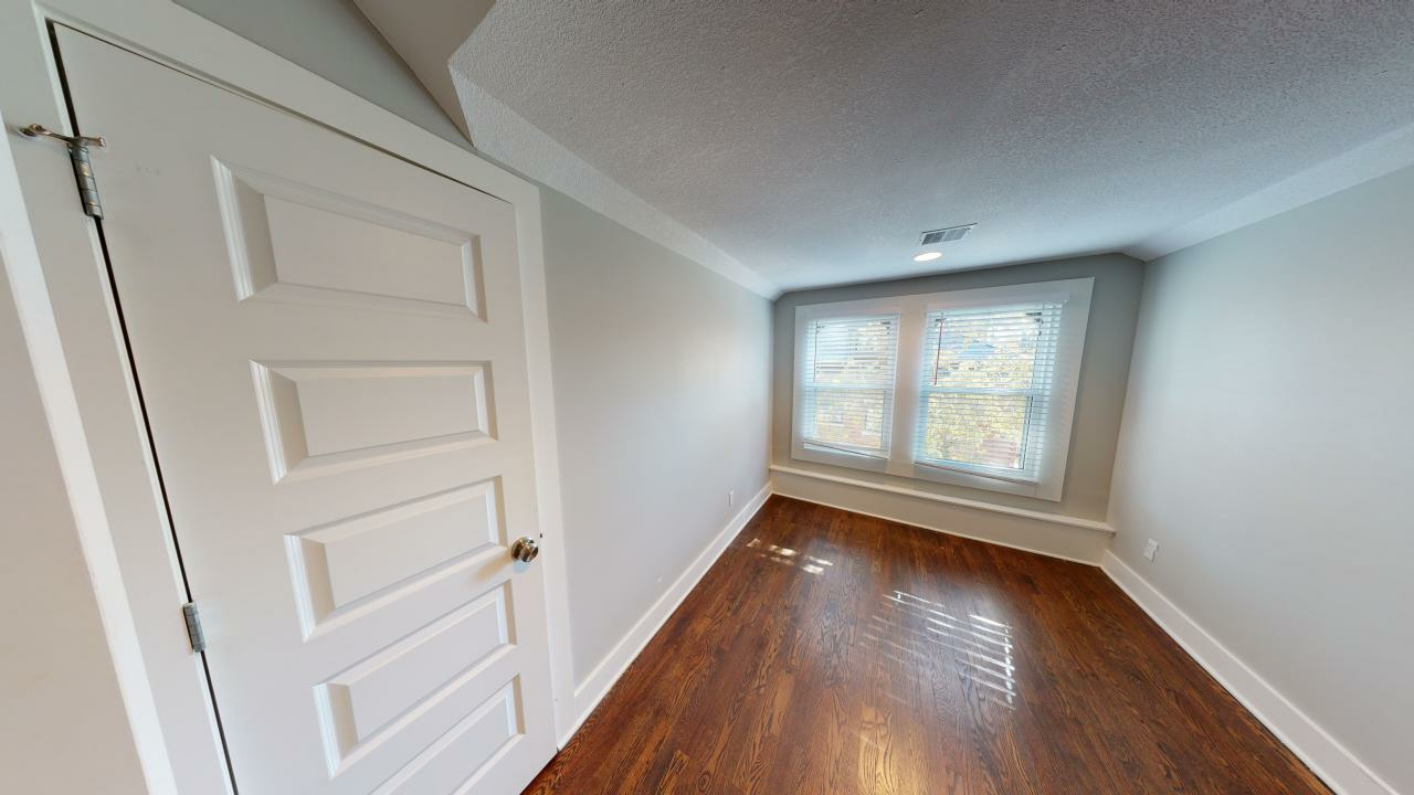 3726 Washington | Charming Updated Apartment - Photo 7 of 49