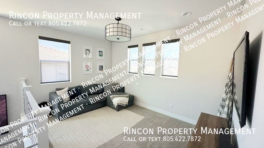 1023 Royal Oaks Pl - Photo 2 of 25