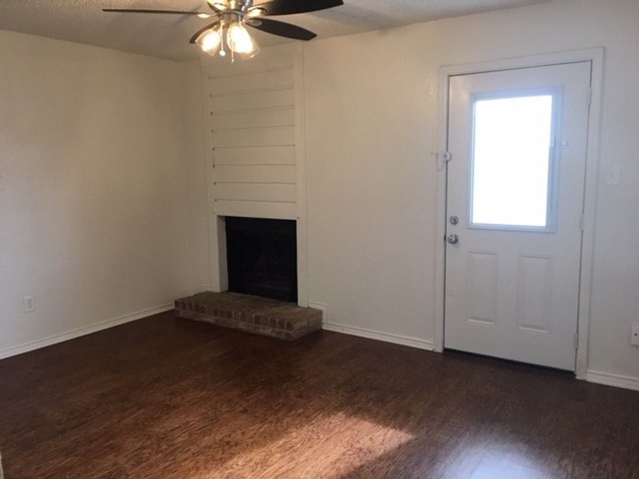 Various - Photo 2 of 7