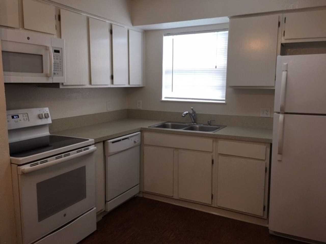 Various - Photo 3 of 7