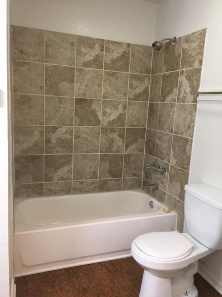 Various - Photo 4 of 7