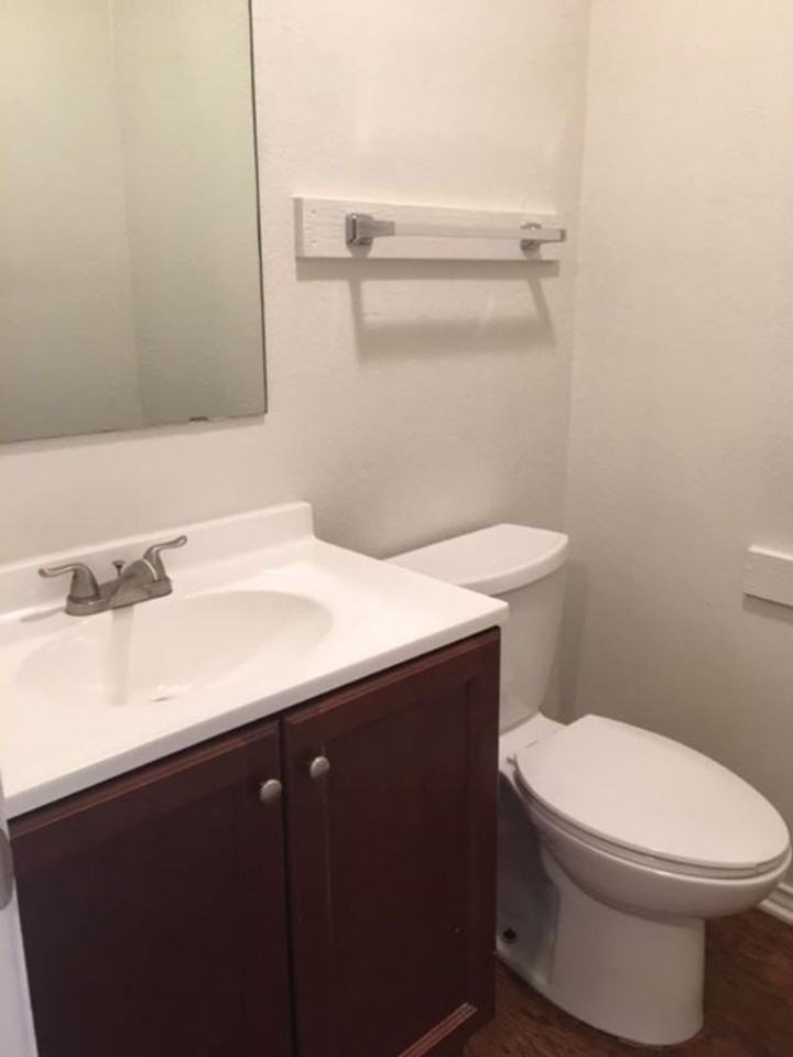 Various - Photo 6 of 7