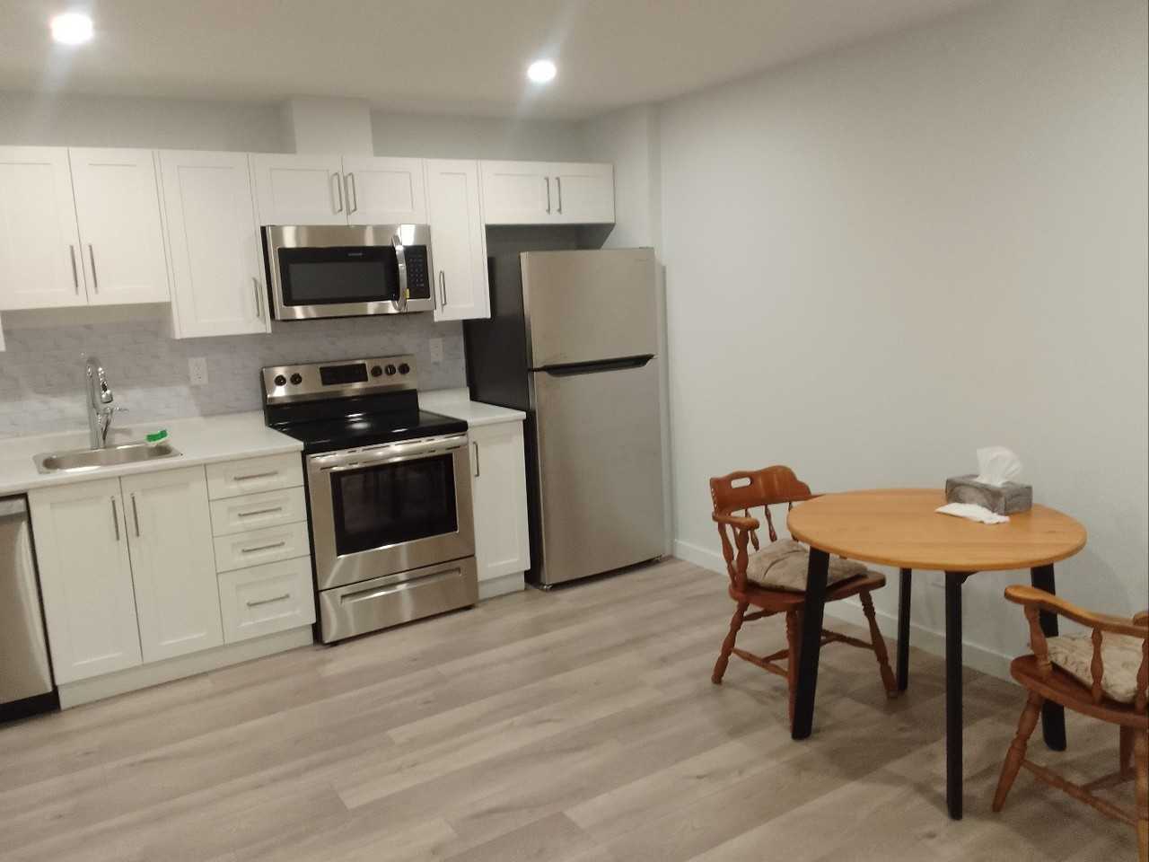 20475 76A Avenue - Photo 2 of 6