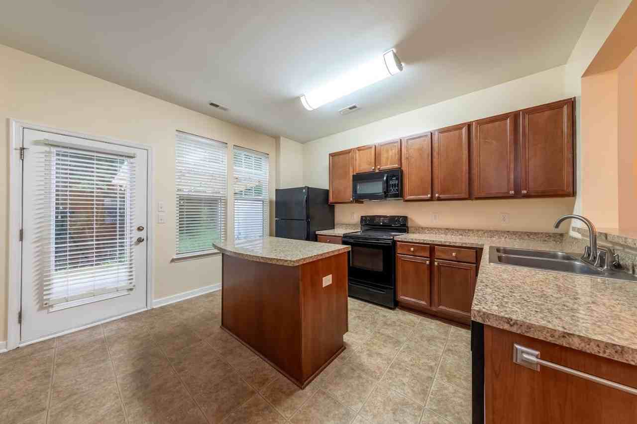 3217 Francis Ct - Photo 4 of 14