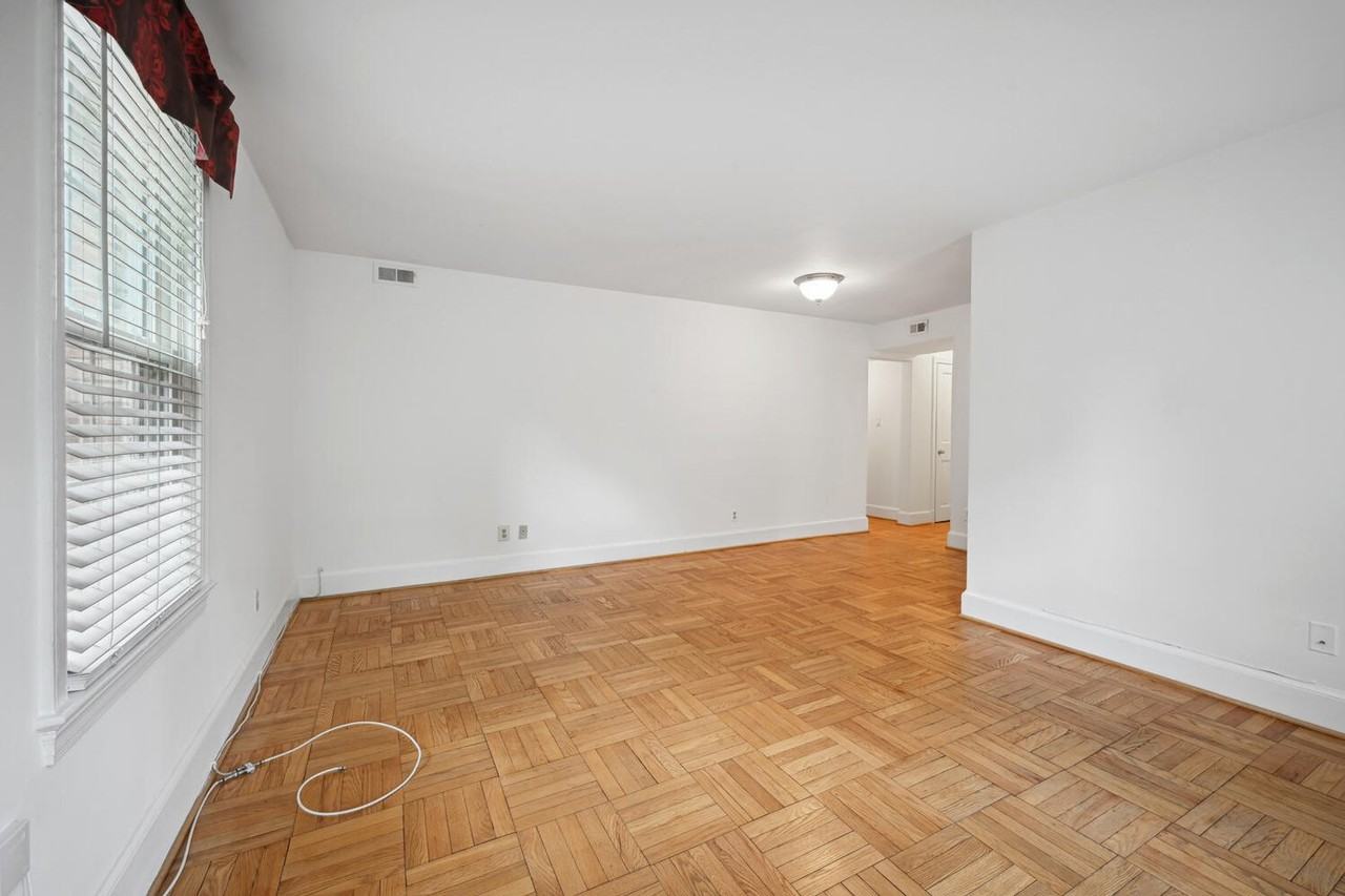 2727 Ordway St Nw #3 - Photo 4 of 15