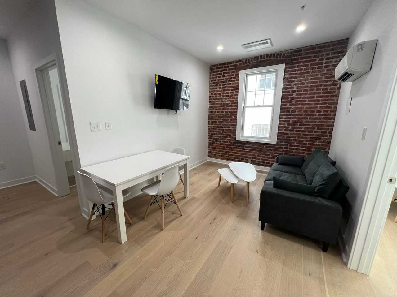 GEORGETOWN FLATS - Photo 4 of 10