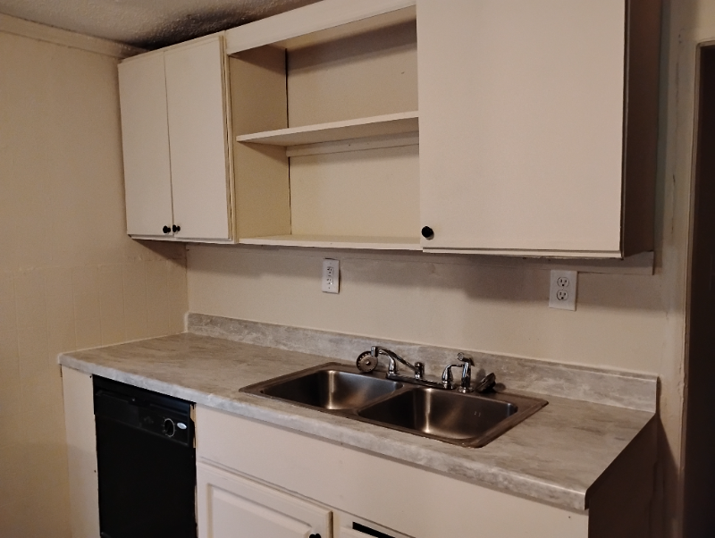 123 Lucille Rd - Photo 2 of 16