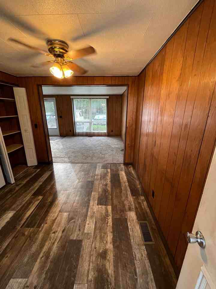 406-408 Lincoln - Photo 2 of 10