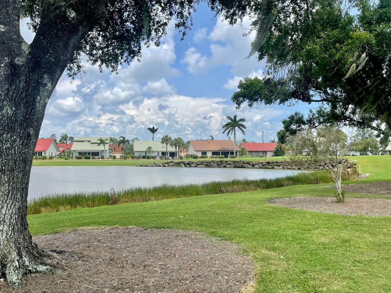 13076 Cross Creek Ct - Photo 2 of 40