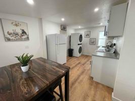 featured image of 600 E 8th St