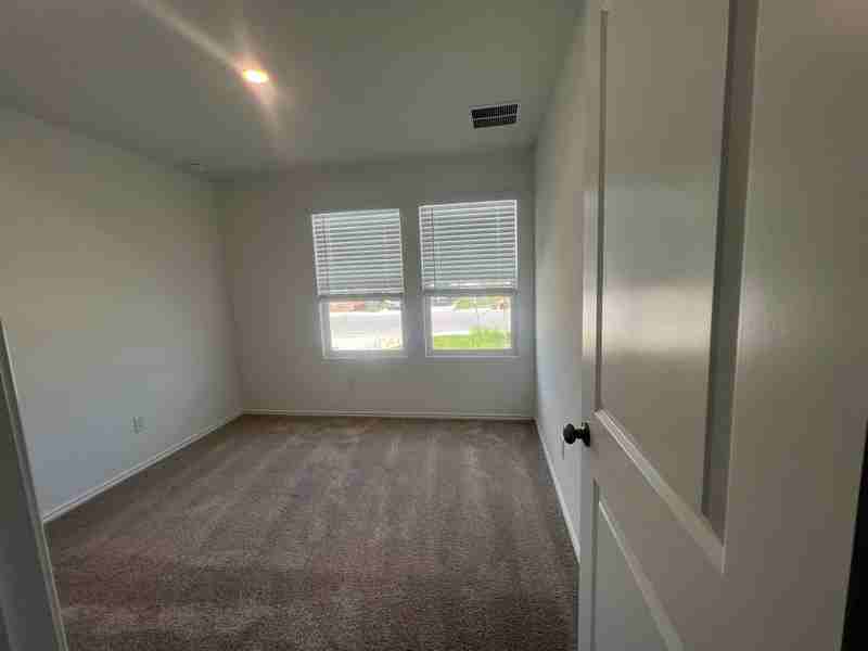2215 Cyclone Dr - Photo 2 of 11
