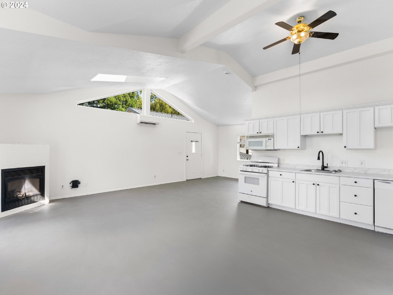 3915 Sw Baird St - Photo 3 of 17