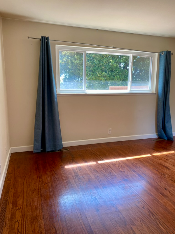 1043 Lassen Dr - Photo 3 of 9