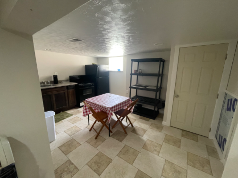 1220 Linden St - Photo 4 of 14