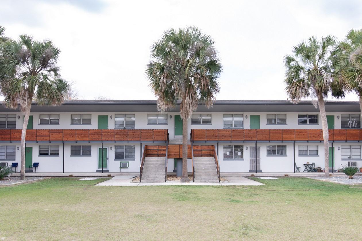 5522 Playa Way #B1 - Photo 2 of 10