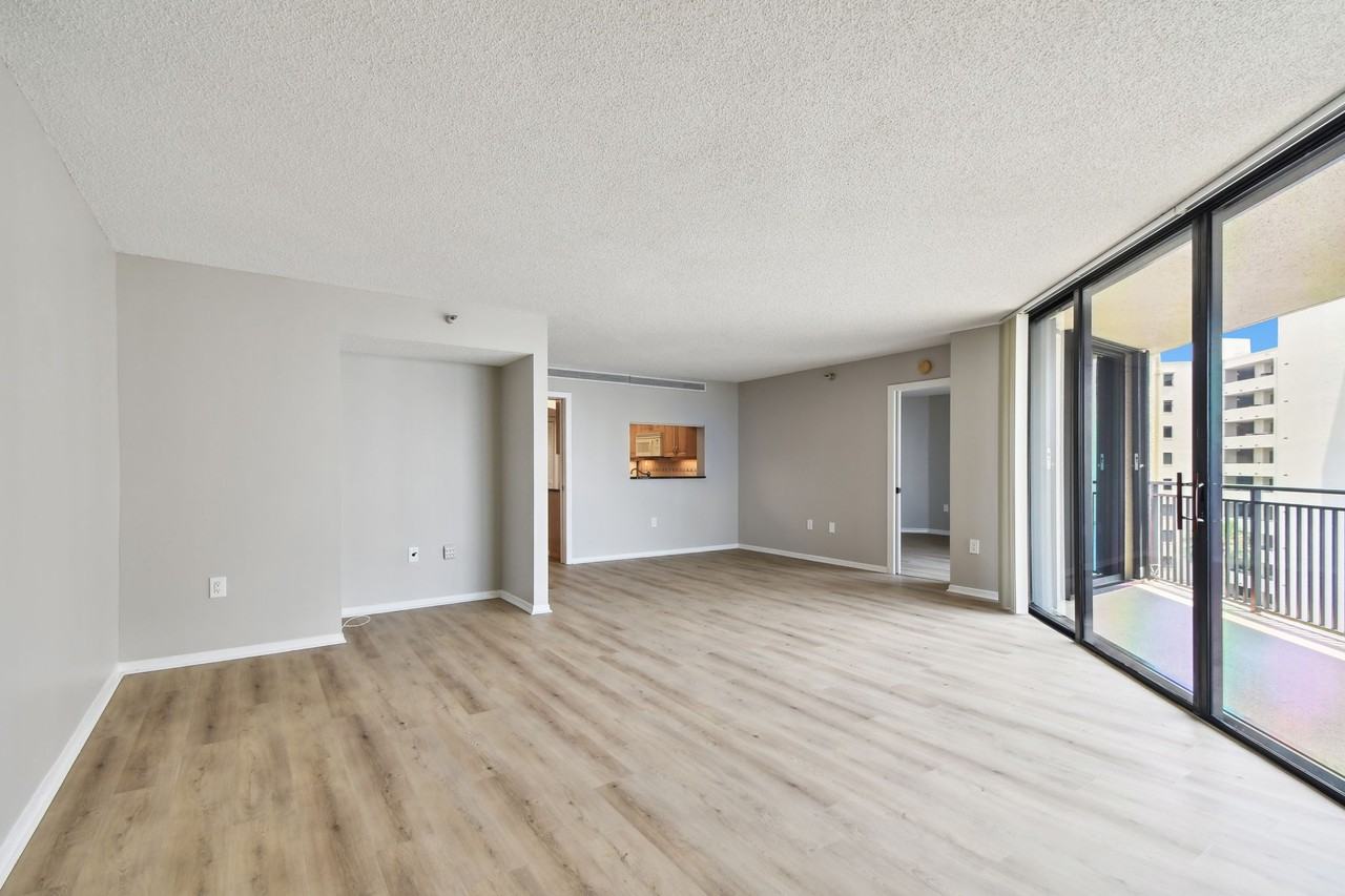 690 Island Way #702 - Photo 7 of 42