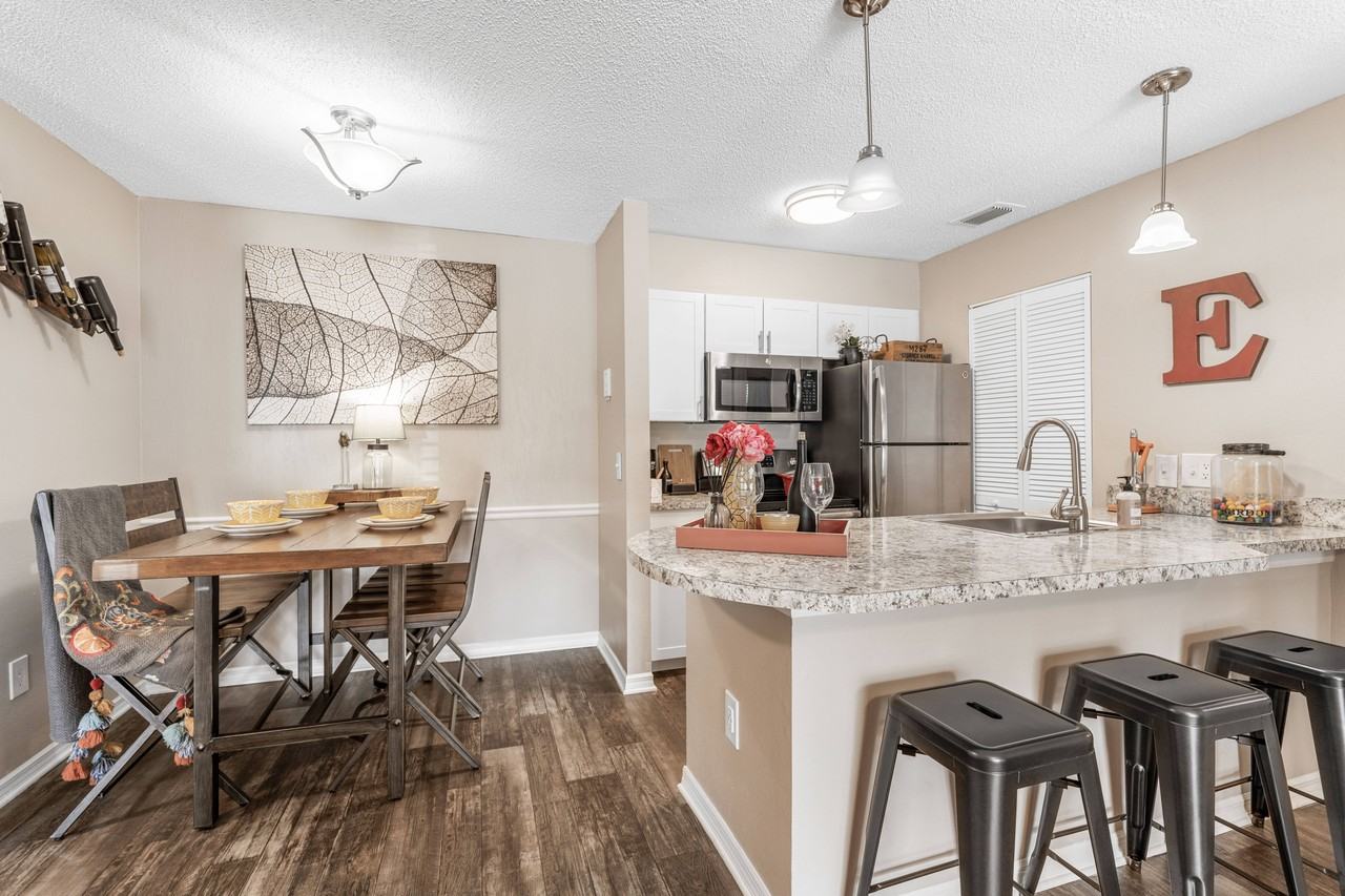 Epic Apartments - Photo 5 of 41