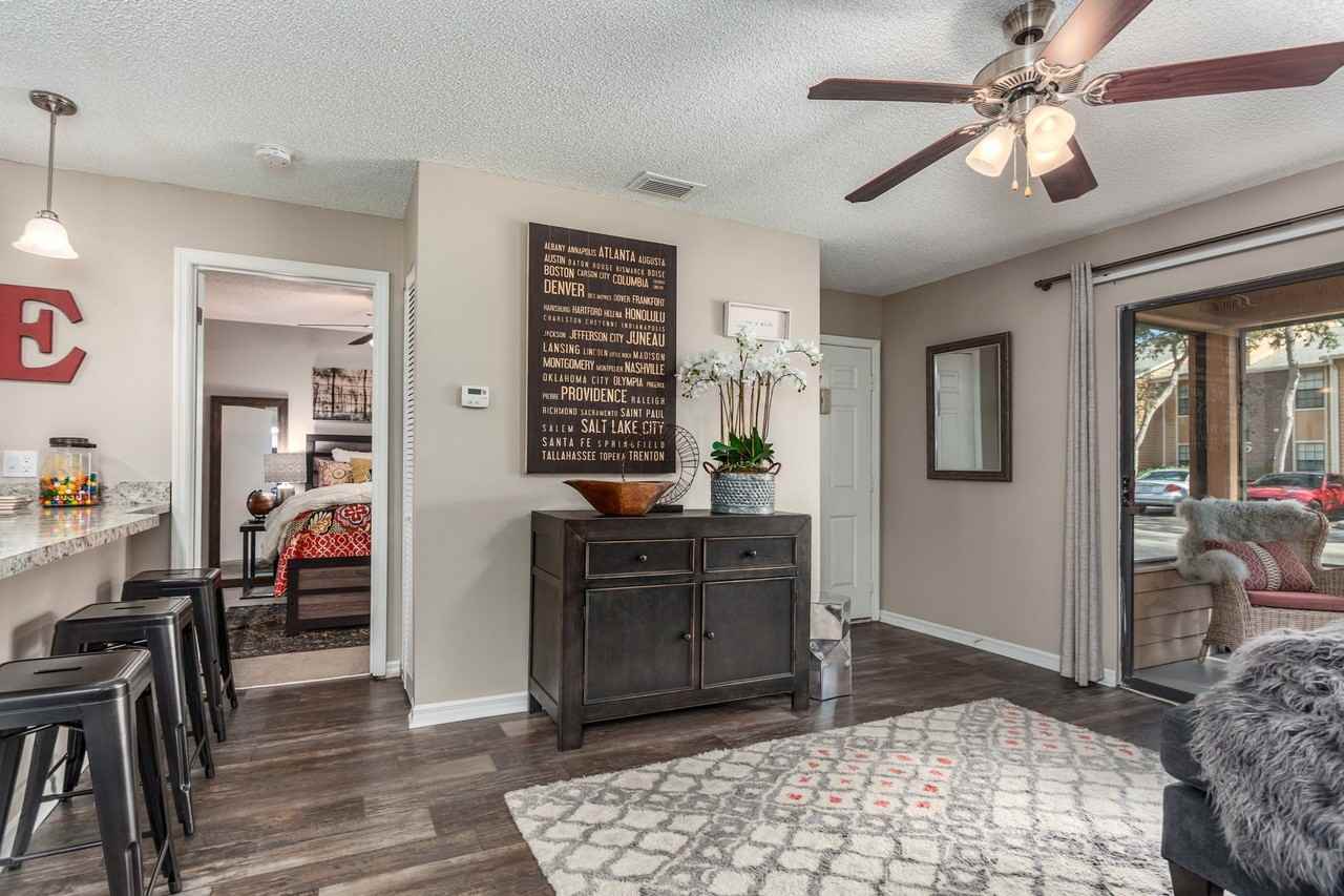 Epic Apartments - Photo 7 of 41