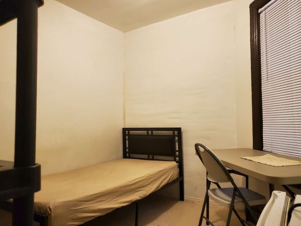 Jarvis St & Dundas St E - Photo 7 of 19