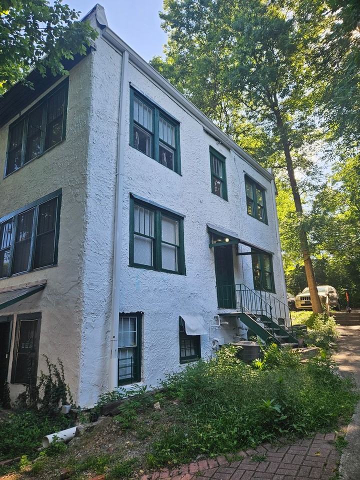 Greenwood Ave - Photo 7 of 9