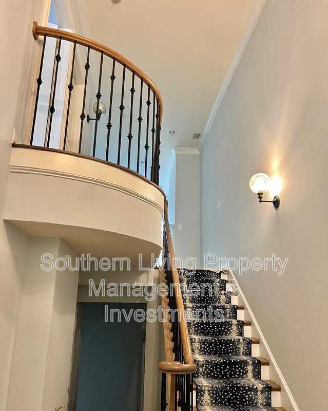 220 Wendover Heights Cir - Photo 3 of 21