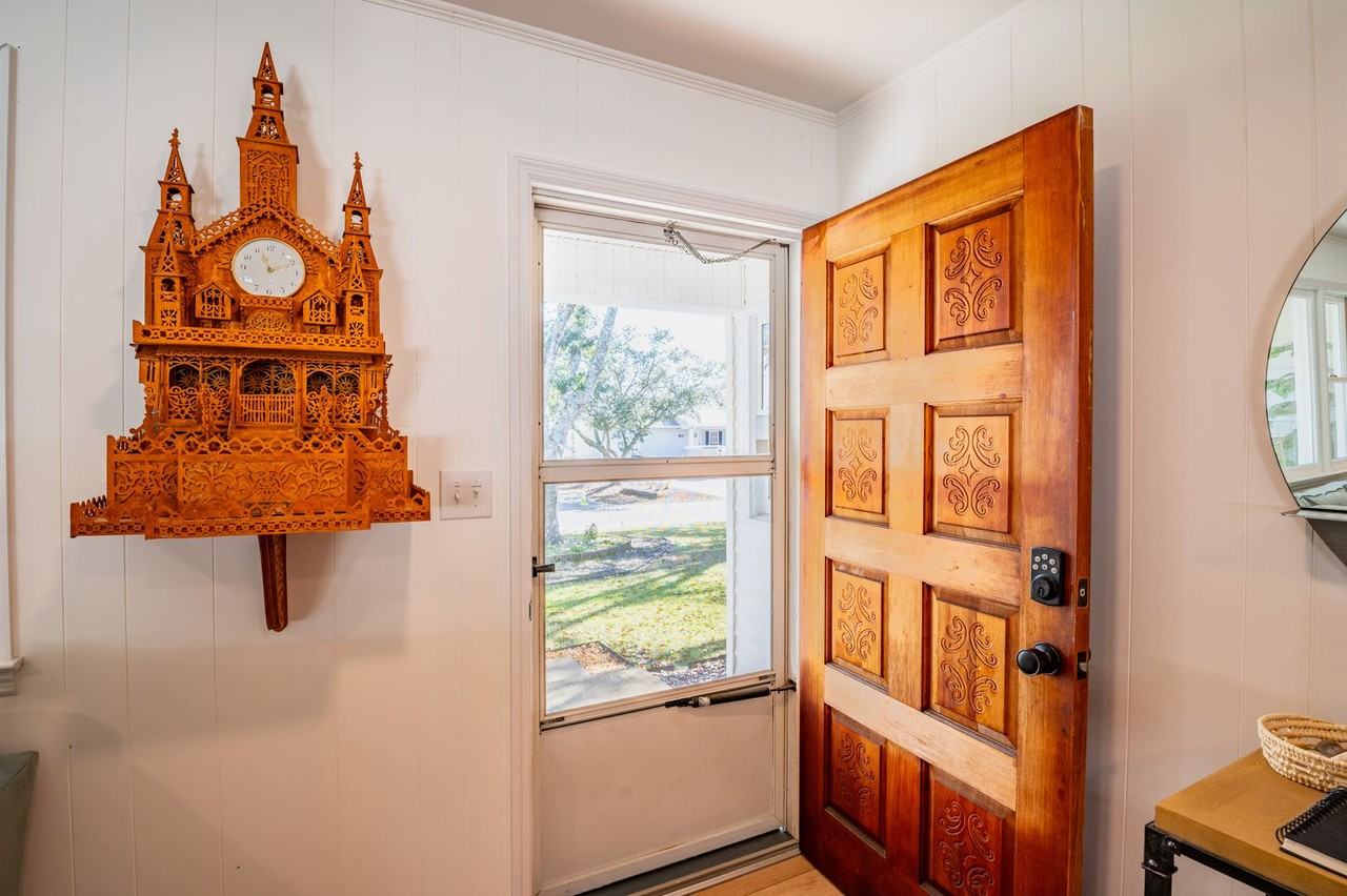 215 Sunny & Chair @ 215 NE 63rd Street - Photo 7 of 29