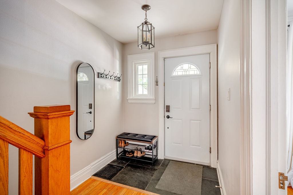 394 Hinton Avenue South - Photo 3 of 34