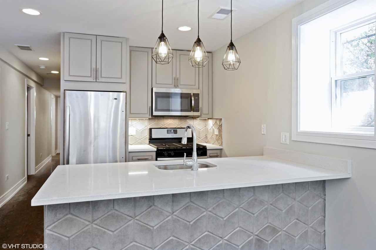 2648 West Augusta Boulevard - Photo 3 of 8