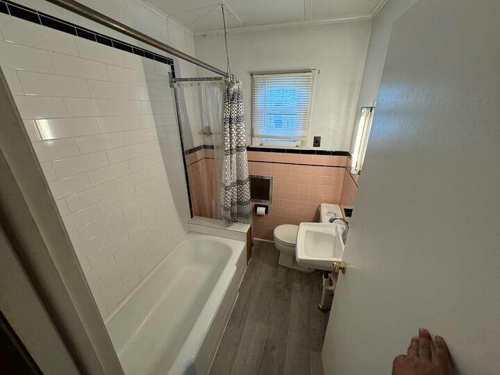 1911 Monroe Ave - Photo 3 of 14