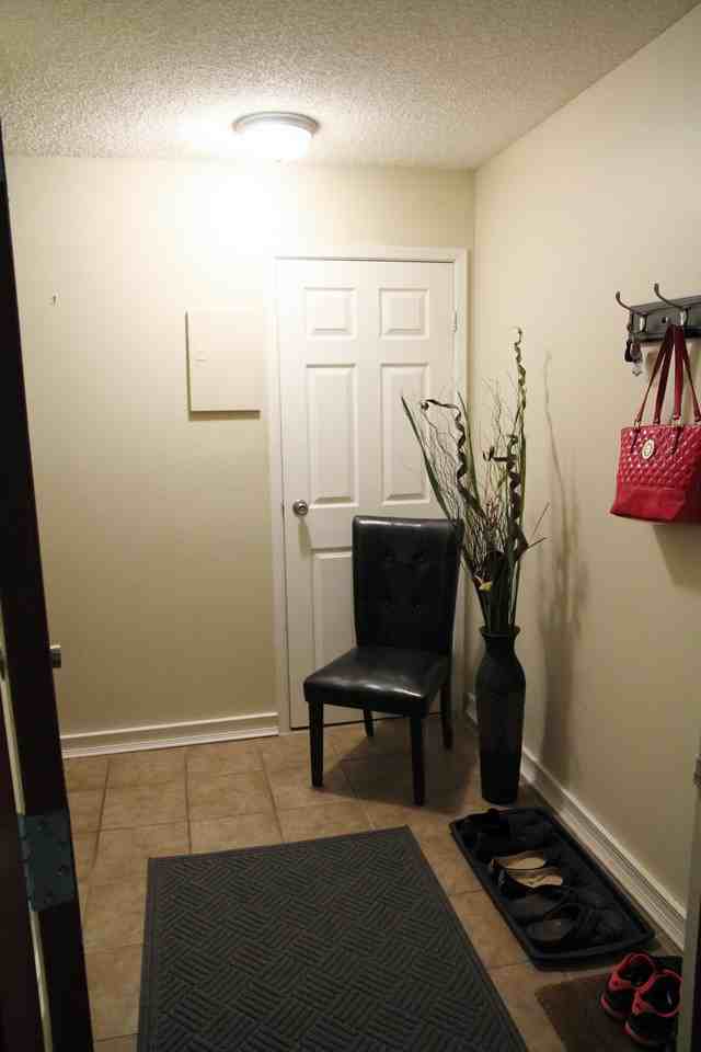 617 56 Avenue Southwest #302 - Photo 3 of 11