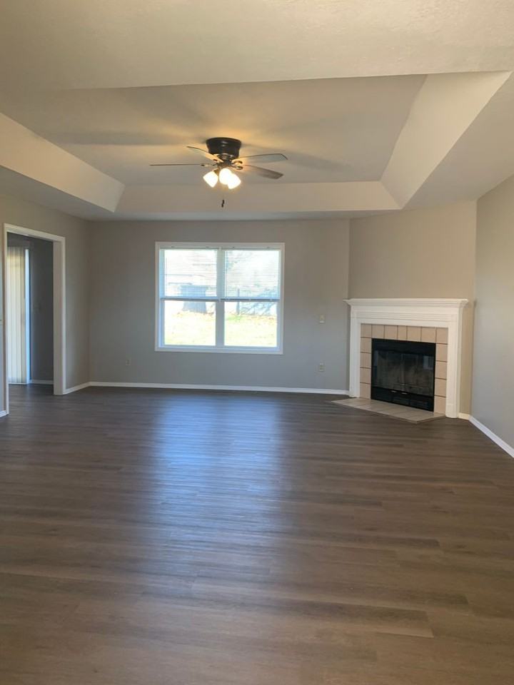 4666 S Ridgeview Ave - Photo 2 of 17