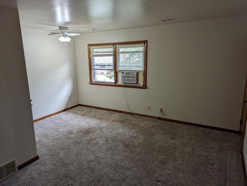 2 James Pl #4 - Photo 2 of 9