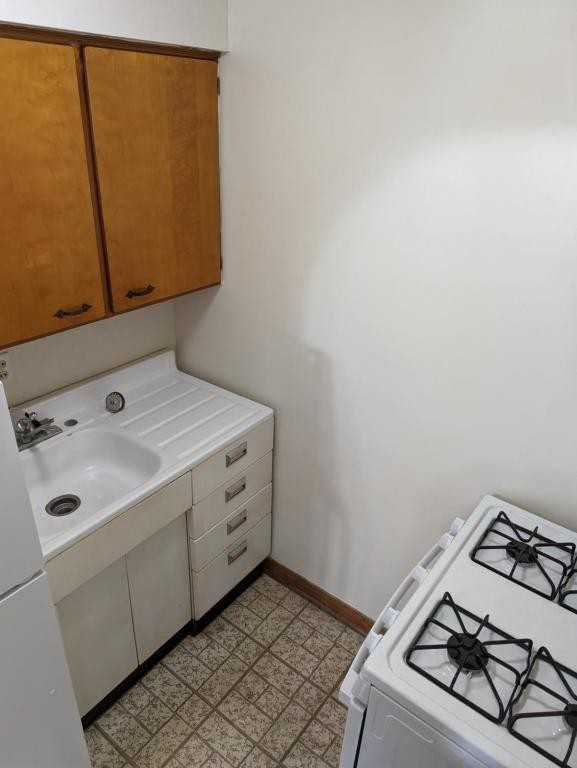 2 James Pl #4 - Photo 5 of 9