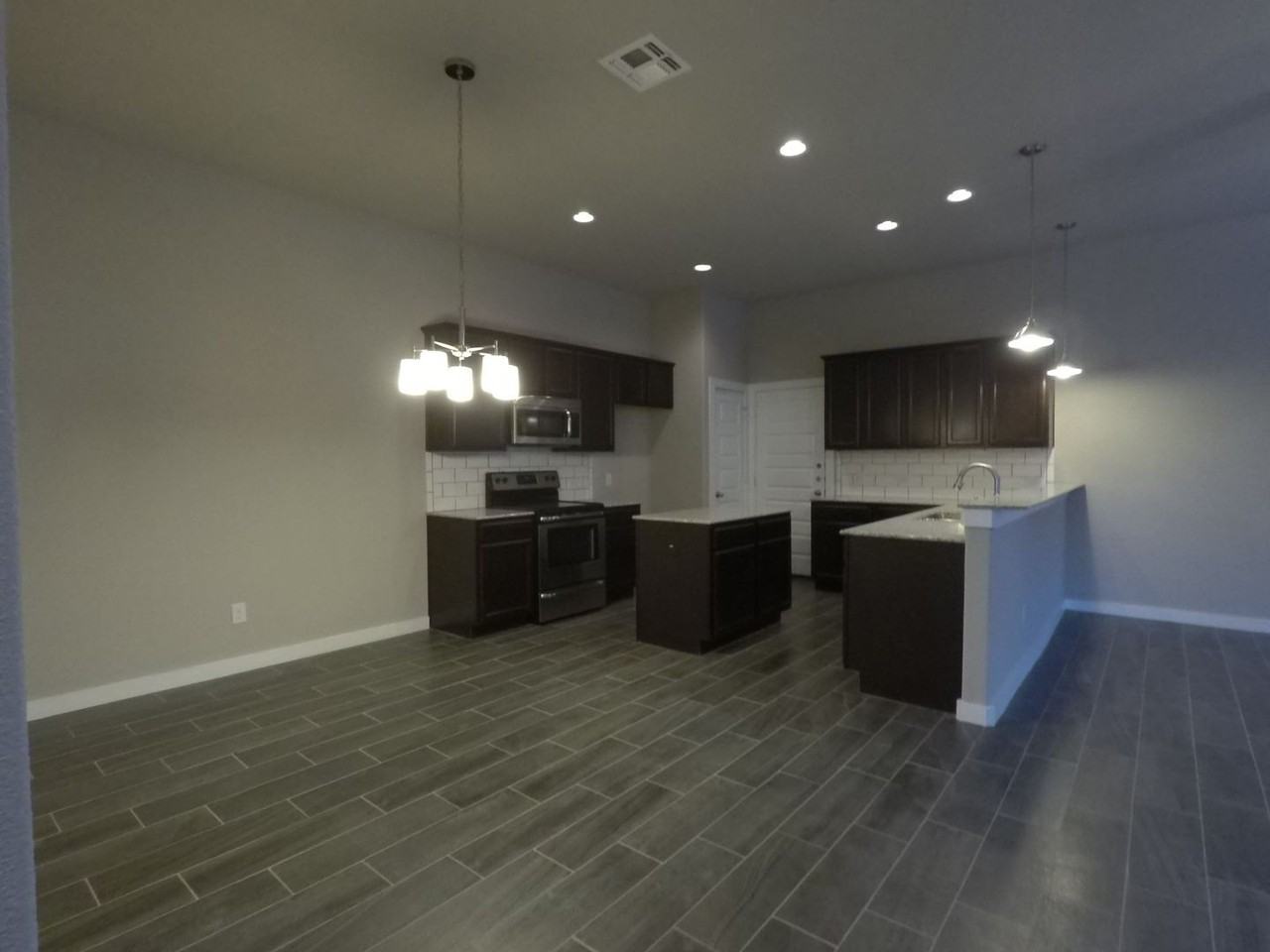 128 Hidden Springs Dr - Photo 3 of 8