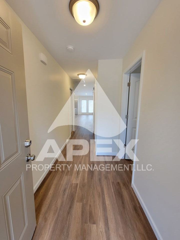 5934 Knox Hill Way - Photo 3 of 23