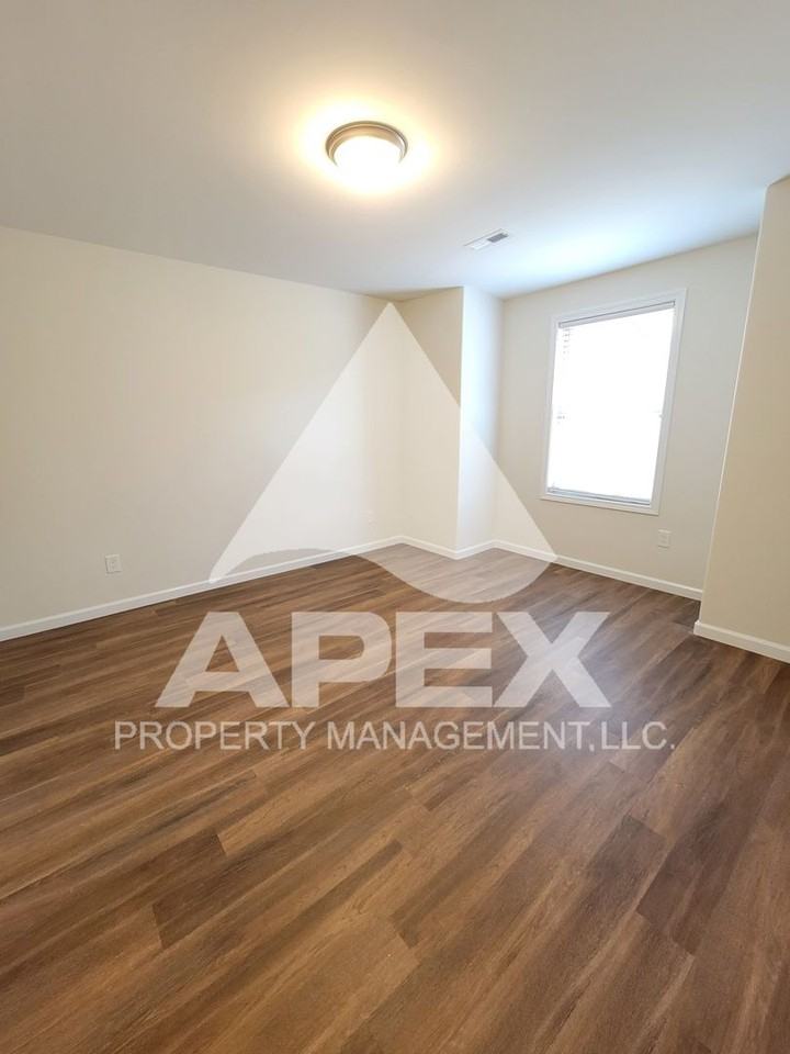 5934 Knox Hill Way - Photo 4 of 23