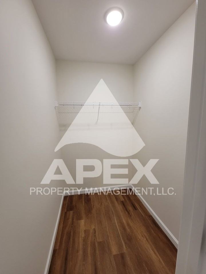 5934 Knox Hill Way - Photo 5 of 23