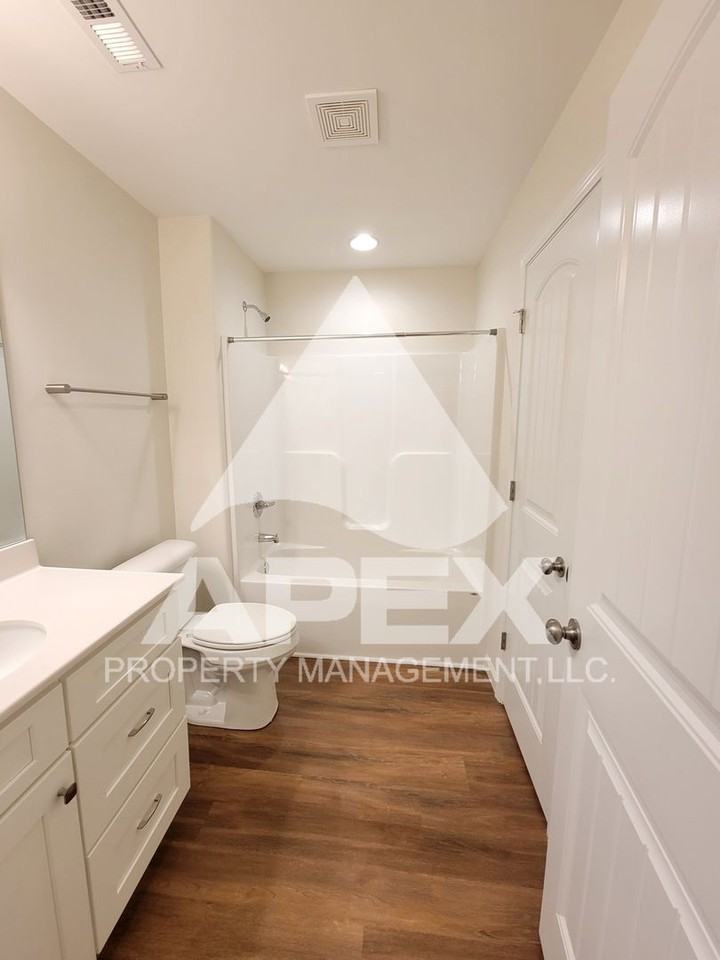5934 Knox Hill Way - Photo 6 of 23