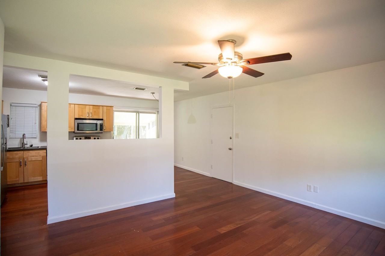 1800 Jasmine Dr - Photo 2 of 26