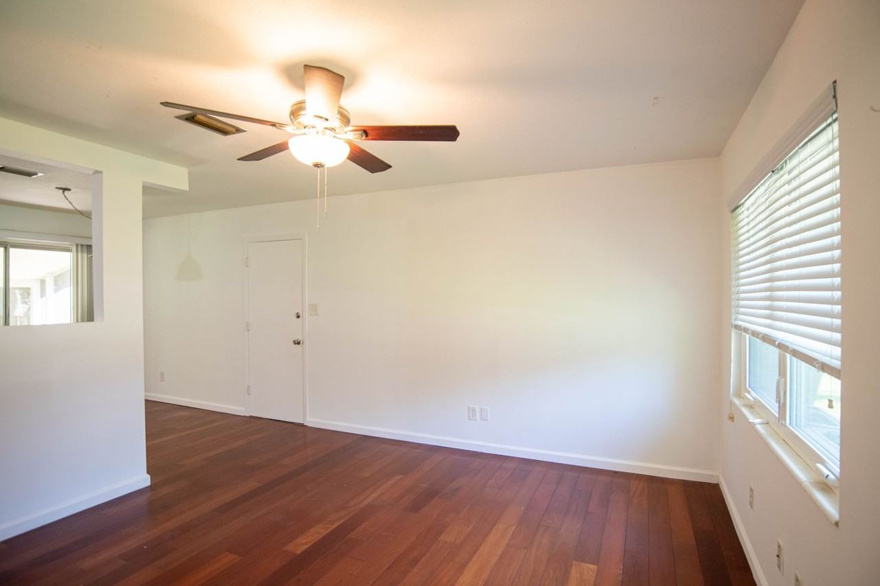 1800 Jasmine Dr - Photo 3 of 26